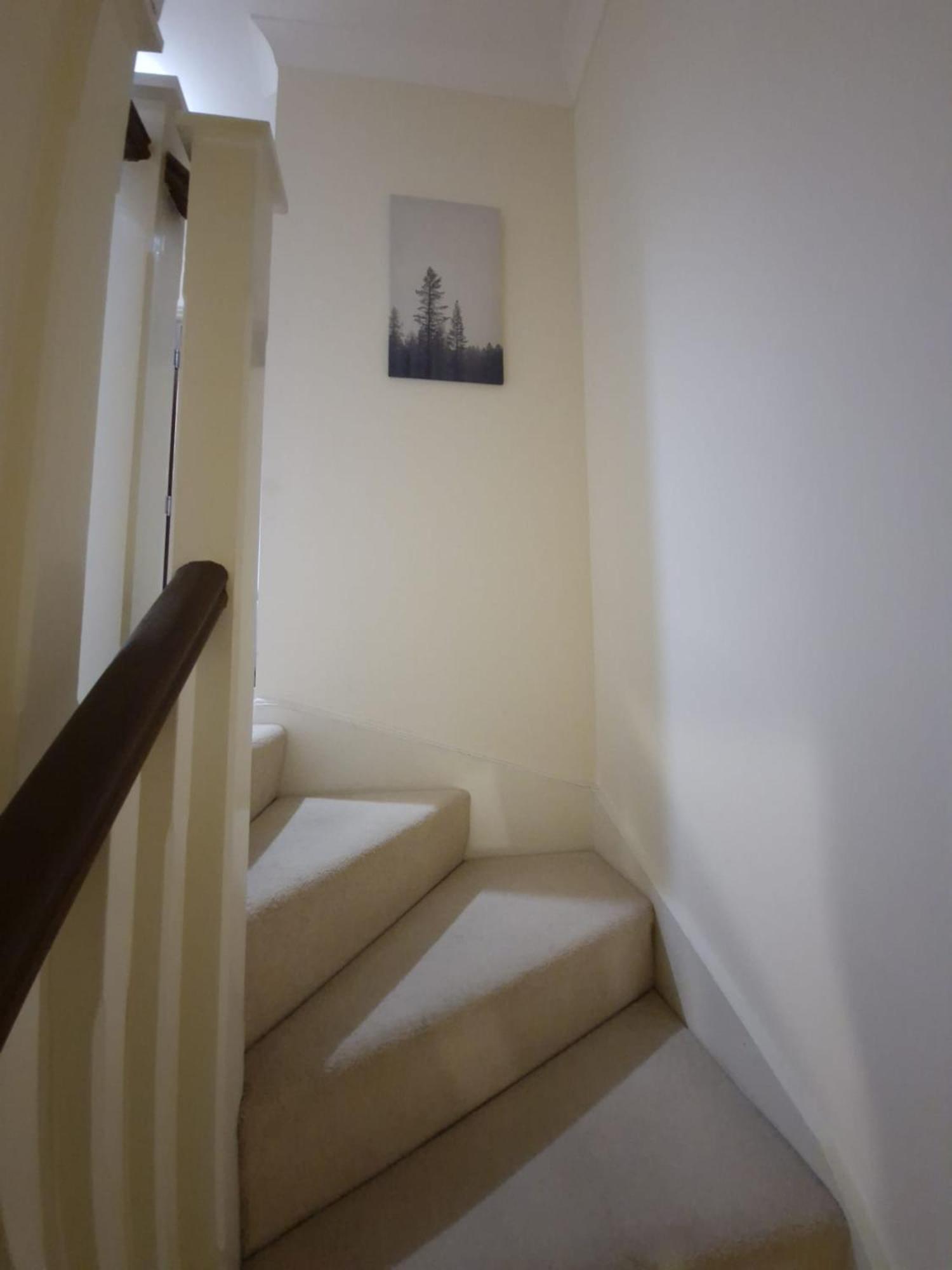 Villa Sleeps9 Parking&Garage 17 Mins To Gatwick, 30 To London Merstham Exterior foto